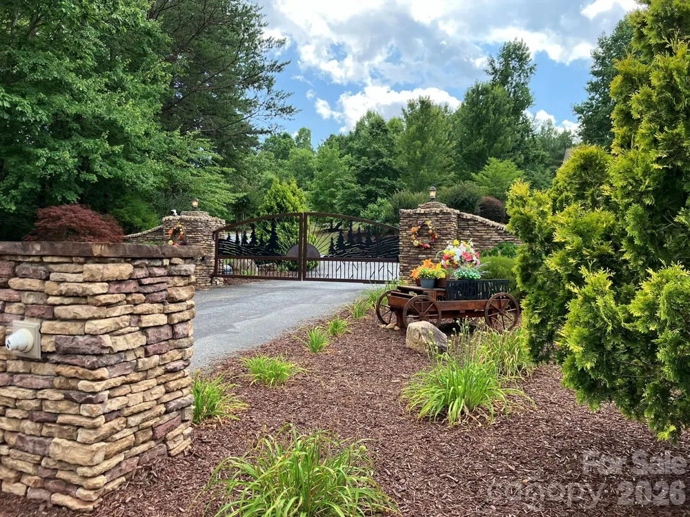 1211 Mountain Vista Drive Nebo, NC 28761