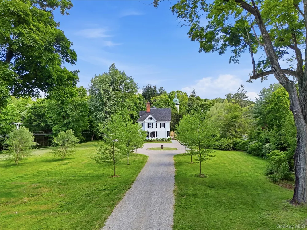 392 Old Quaker Hill Road Pawling, NY 12564