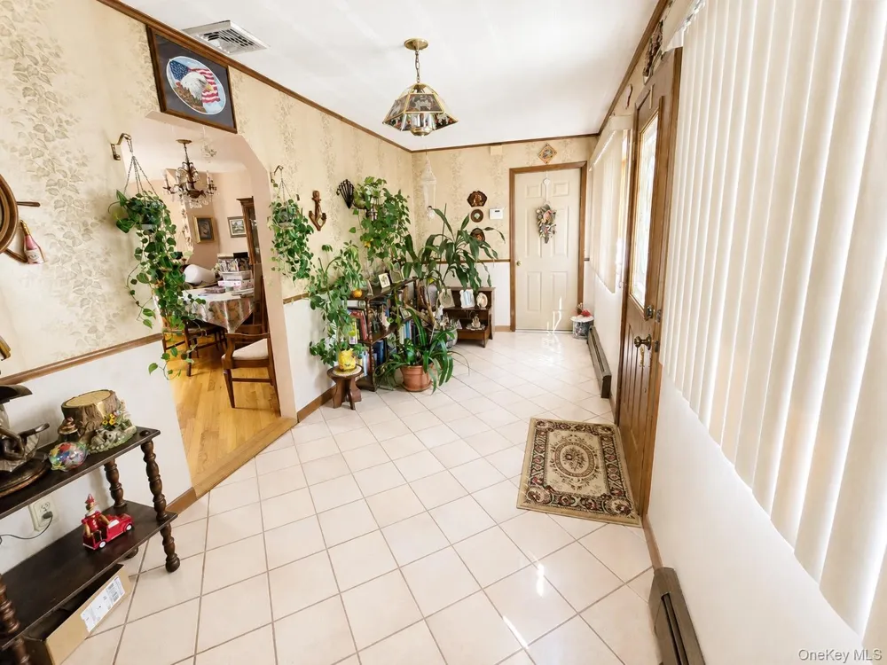 67 King Road Rocky Point, NY 11778