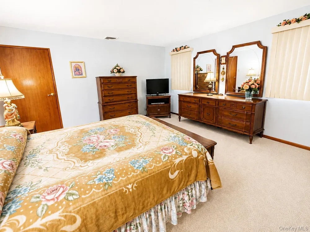 67 King Road Rocky Point, NY 11778