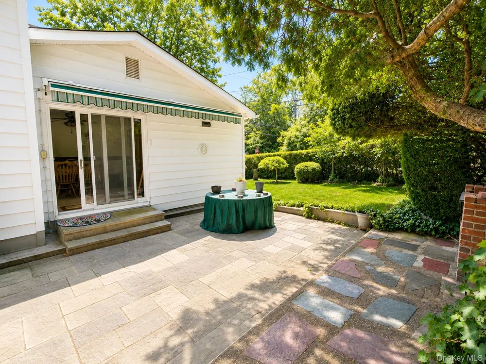 67 King Road Rocky Point, NY 11778