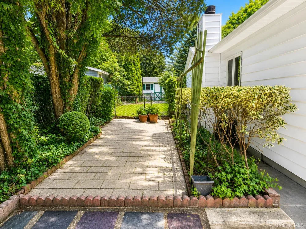 67 King Road Rocky Point, NY 11778