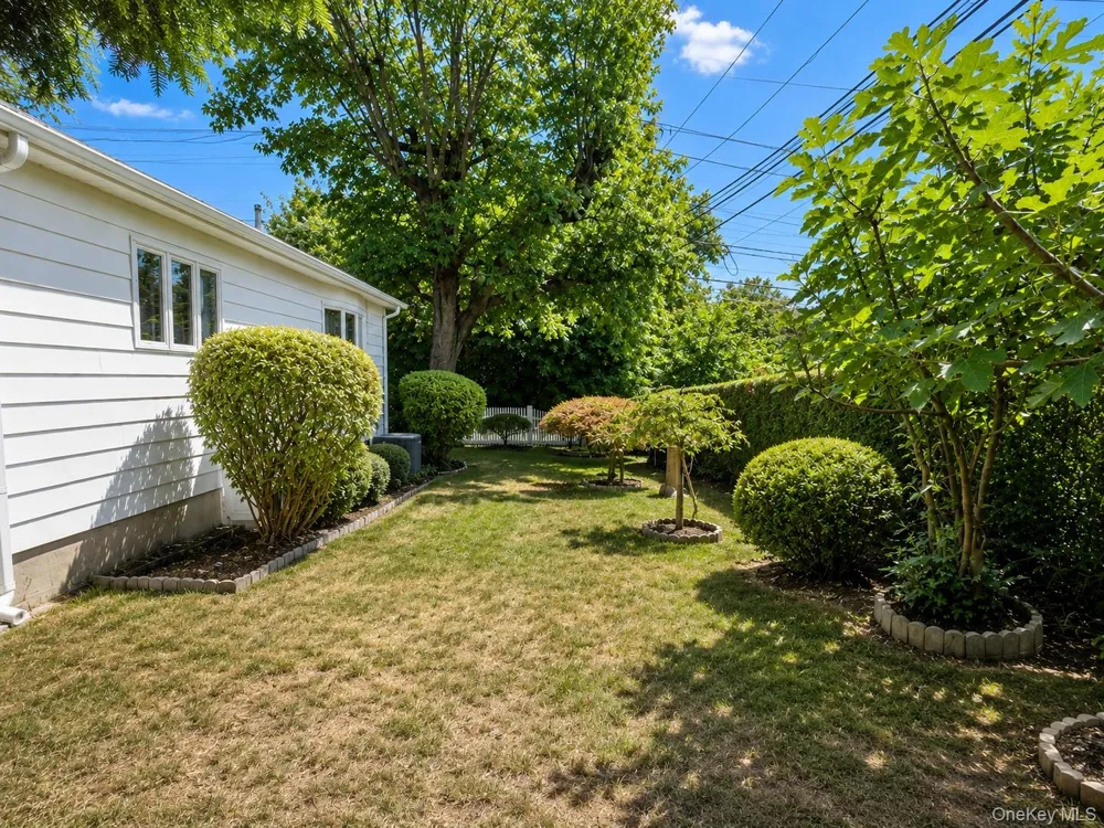 67 King Road Rocky Point, NY 11778