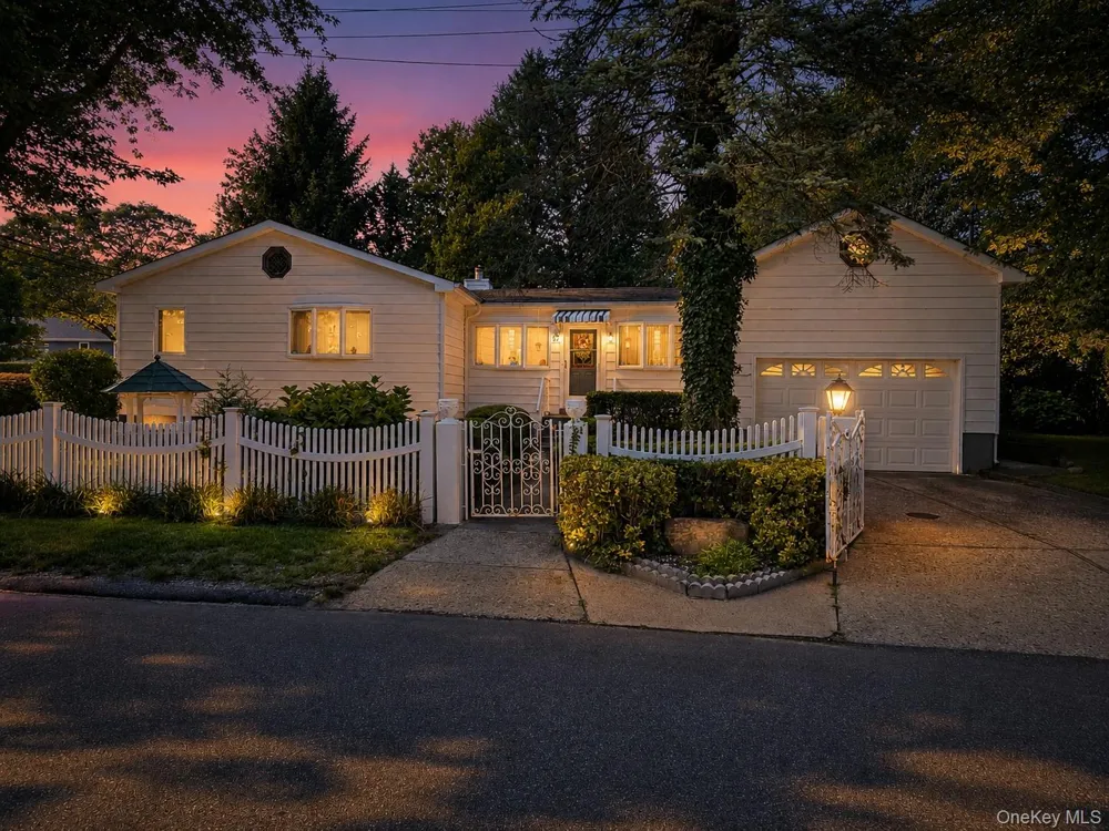 67 King Road Rocky Point, NY 11778