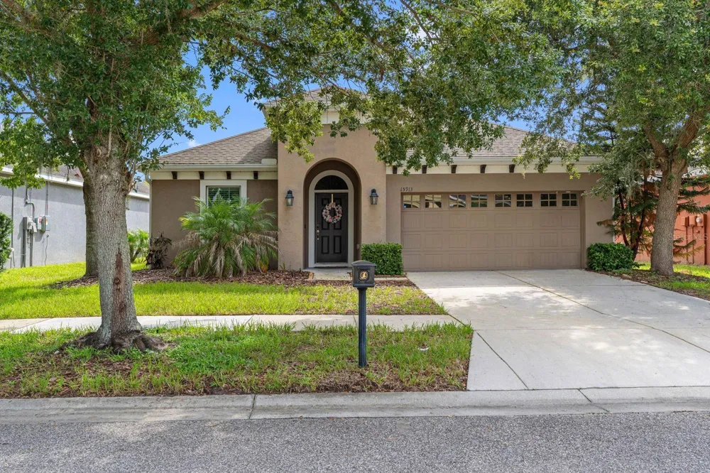 15913 OAKLEAF RUN DRIVE Lithia, FL 33547