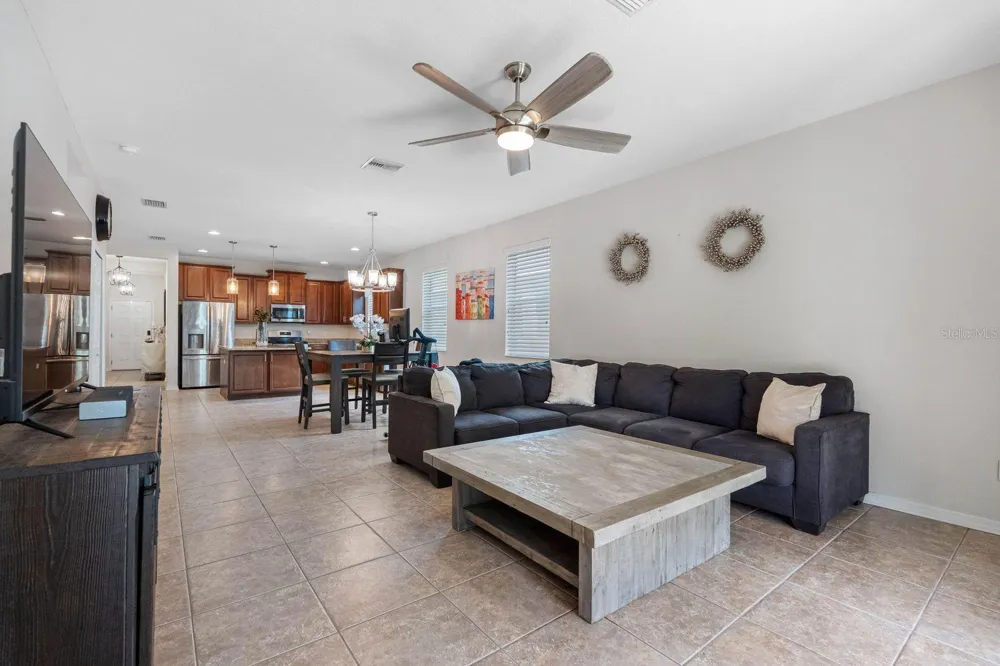 15913 OAKLEAF RUN DRIVE Lithia, FL 33547