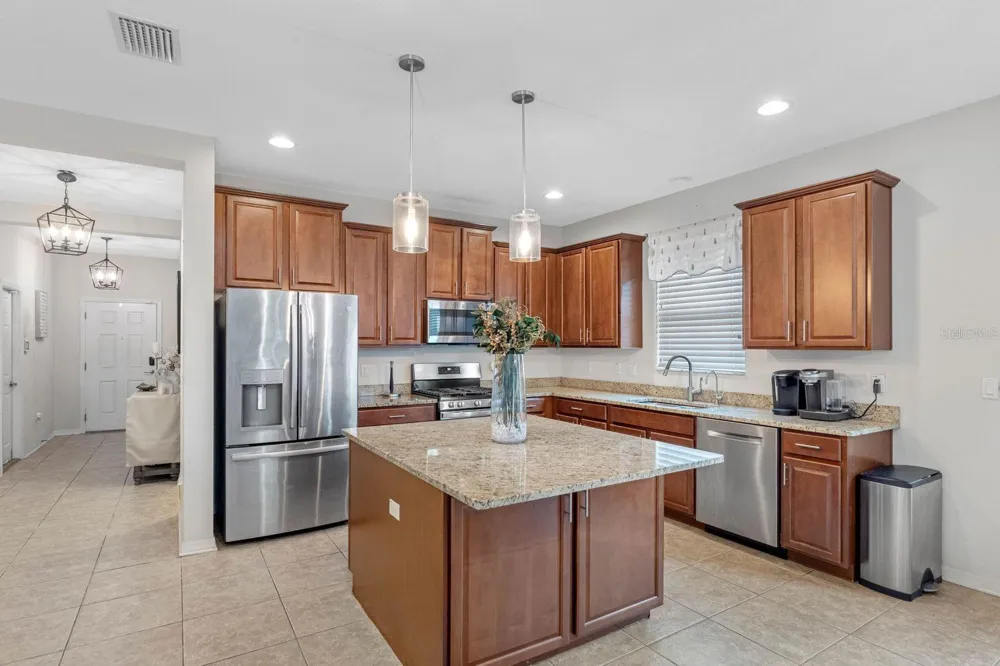 15913 OAKLEAF RUN DRIVE Lithia, FL 33547