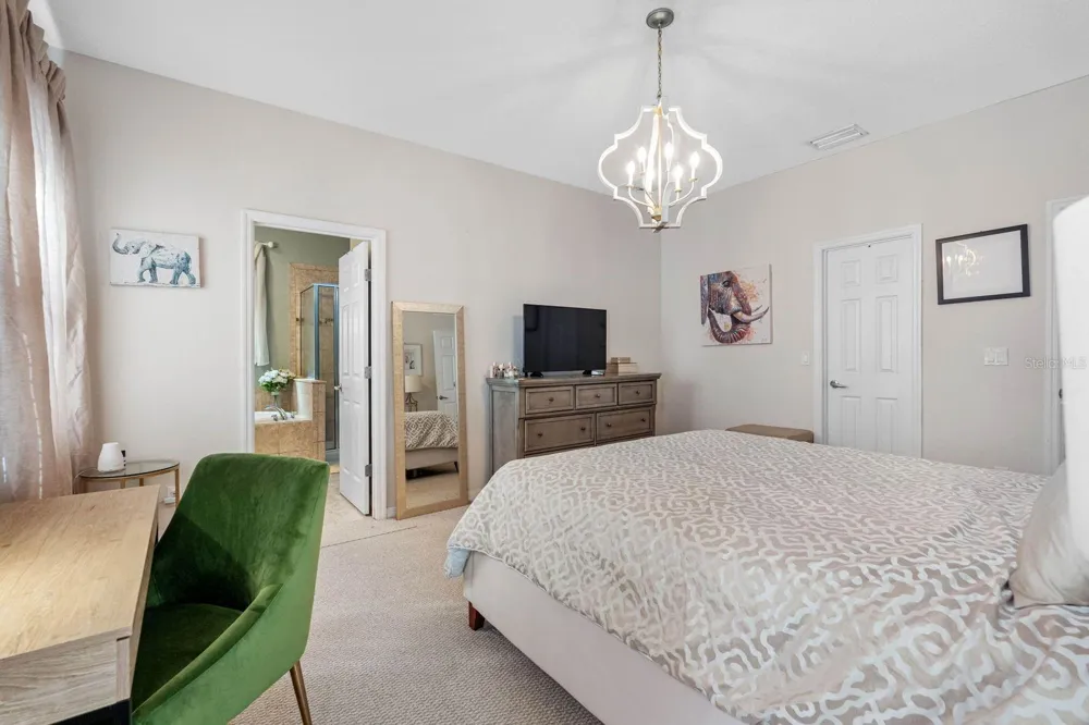 15913 OAKLEAF RUN DRIVE Lithia, FL 33547