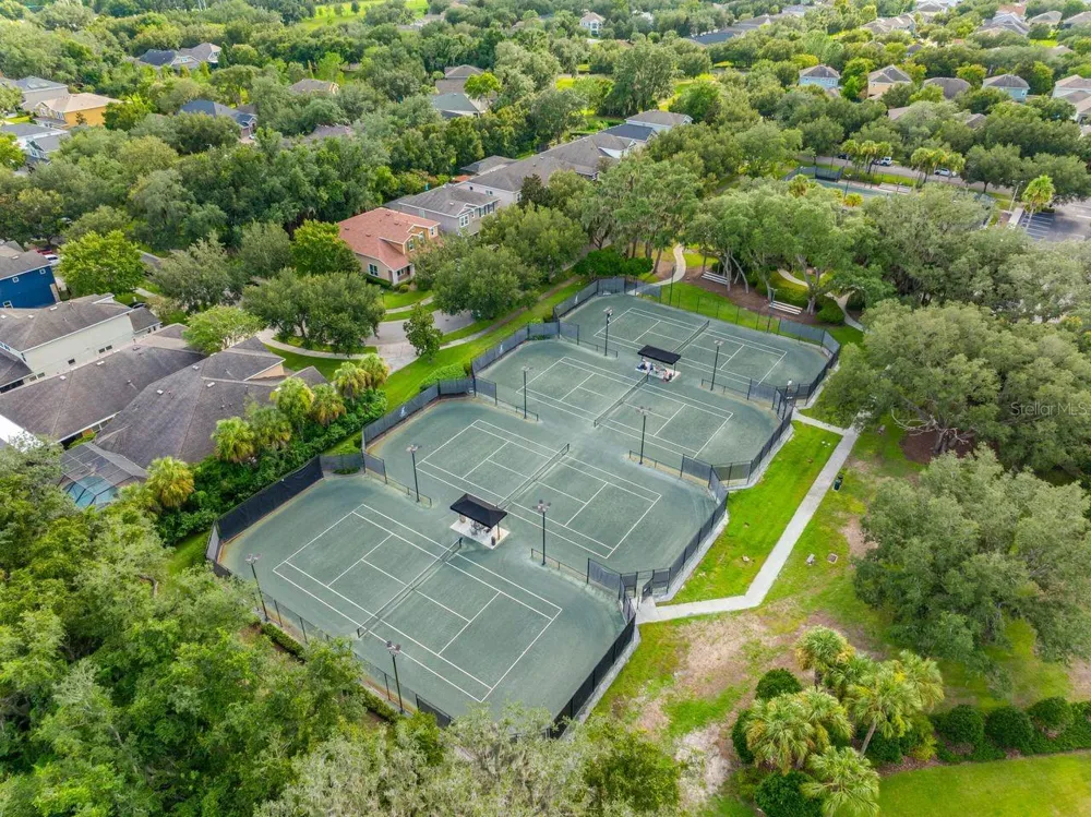 15913 OAKLEAF RUN DRIVE Lithia, FL 33547