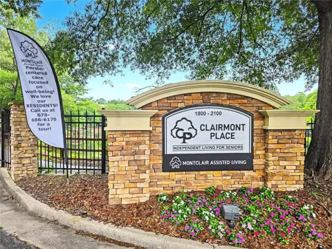 1800 Clairmont Lake #A204