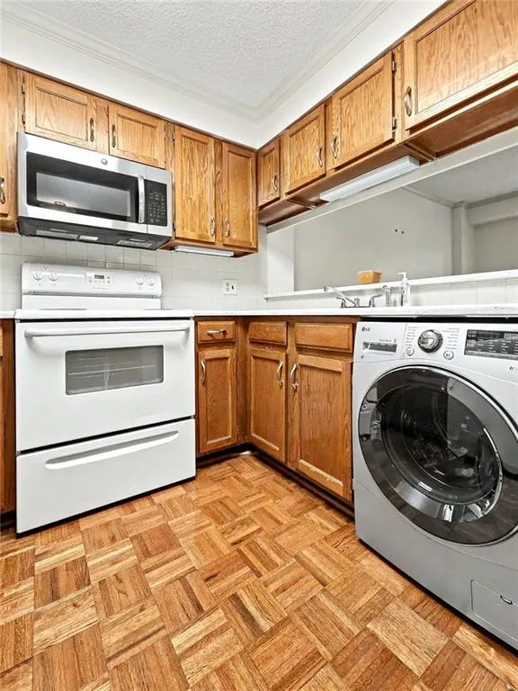 1800 Clairmont Lake #A204 Decatur, GA 30033