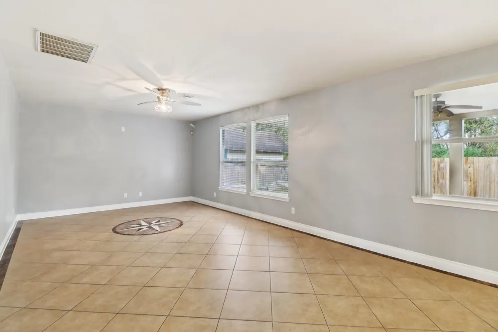 10038 Yolandita Houston, TX 77075