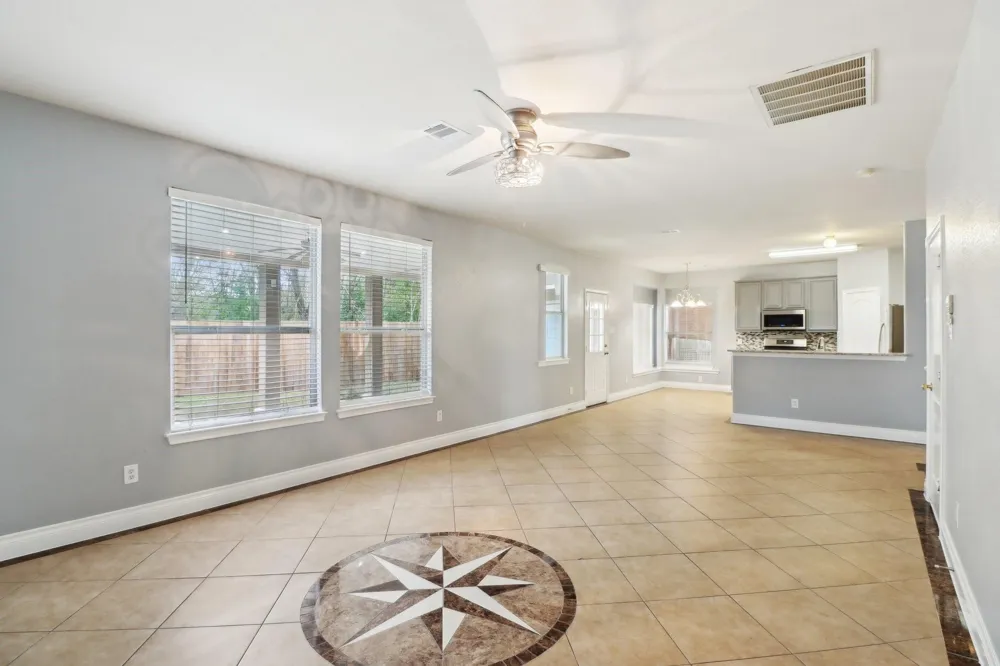 10038 Yolandita Houston, TX 77075