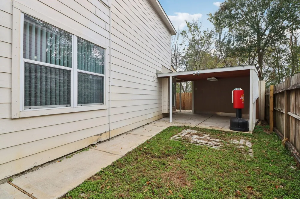 10038 Yolandita Houston, TX 77075