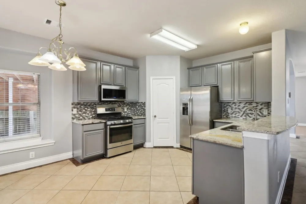 10038 Yolandita Houston, TX 77075