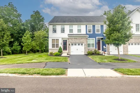 401 WYNSTONE COURT