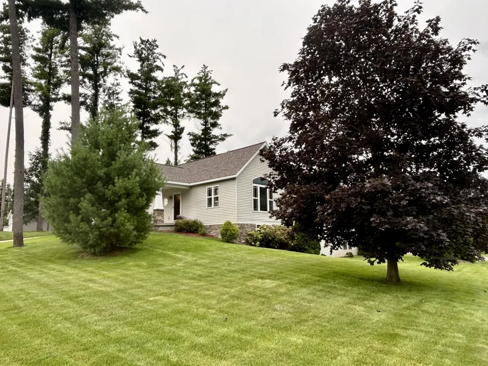 1921 Pineridge Hastings, MI 49058