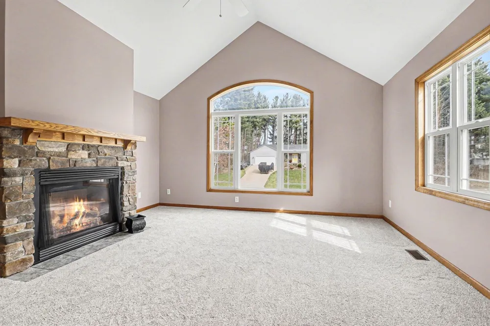 1921 Pineridge Hastings, MI 49058