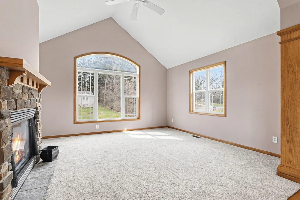 1921 Pineridge Hastings, MI 49058