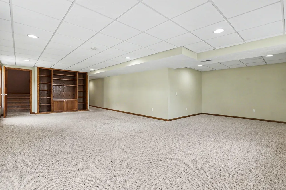 1921 Pineridge Hastings, MI 49058