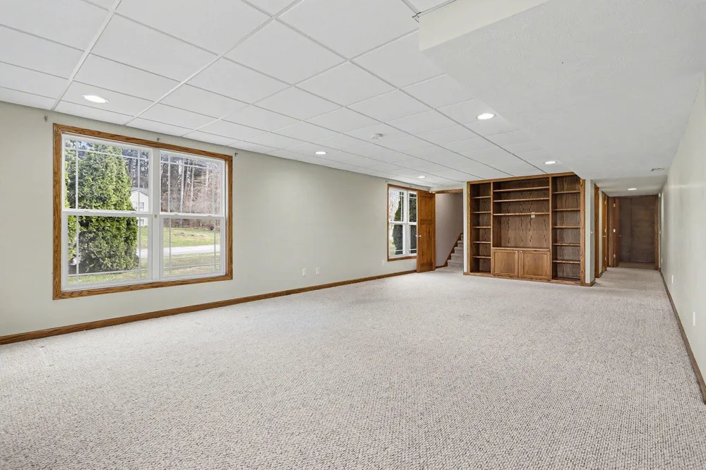 1921 Pineridge Hastings, MI 49058