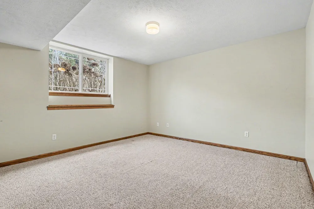 1921 Pineridge Hastings, MI 49058