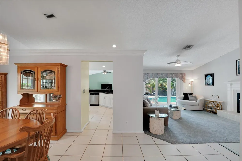 9811 NW 53rd Court Coral Springs, FL 33076