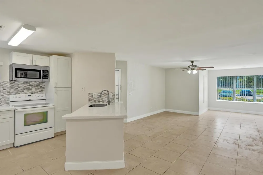 12650 Vista Isles Drive #918 Sunrise, FL 33325