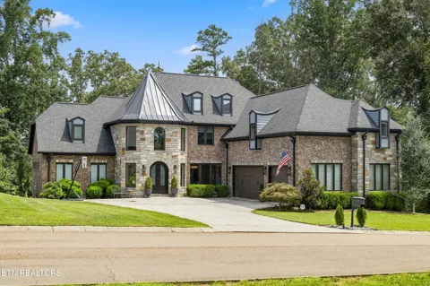 2124 Viewcrest Lane