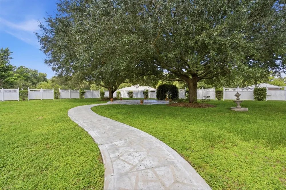 39023 LAKE BURNS ROAD Umatilla, FL 32784