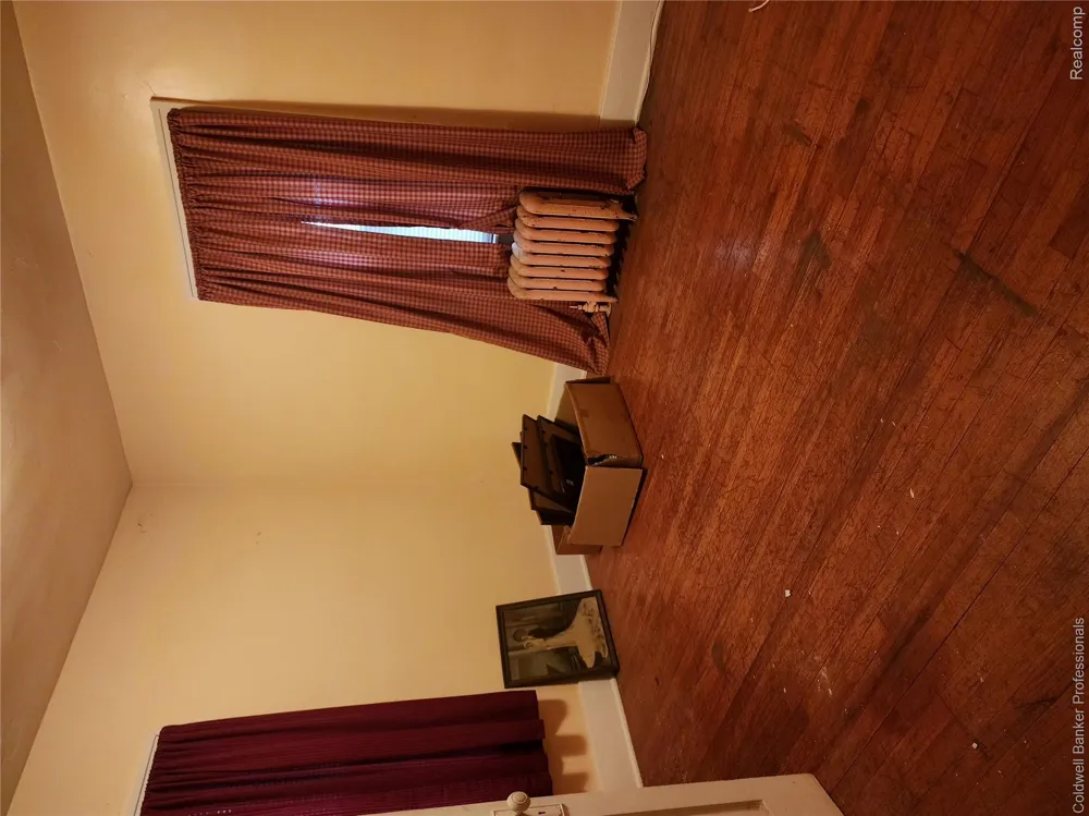 33 Forest Street River Rouge City, MI 48218