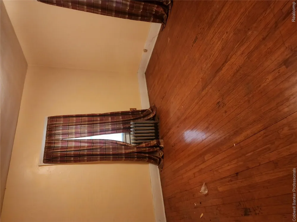 33 Forest Street River Rouge City, MI 48218
