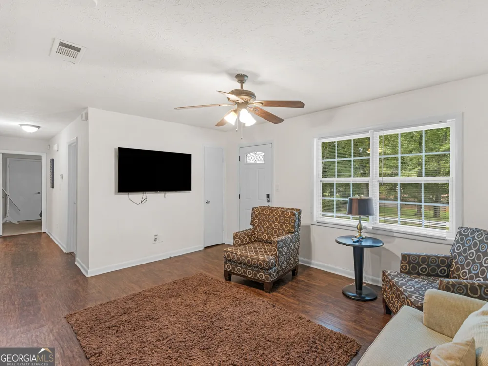 2027 Chestnut Log DR Lithia Springs, GA 30122