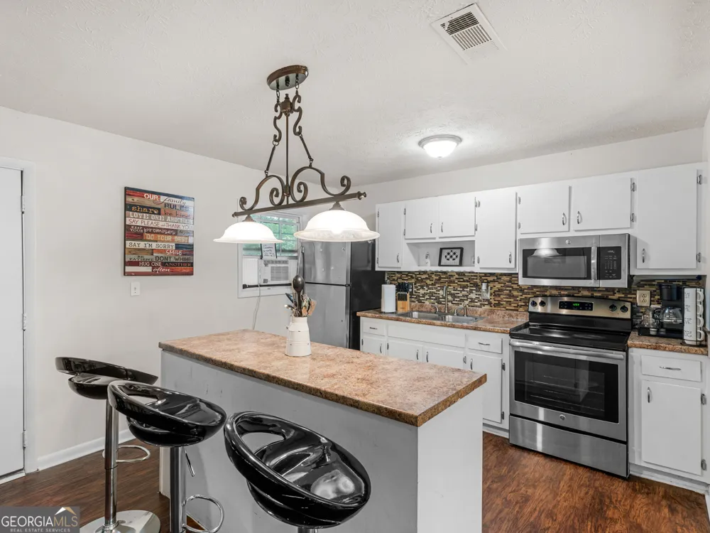 2027 Chestnut Log DR Lithia Springs, GA 30122