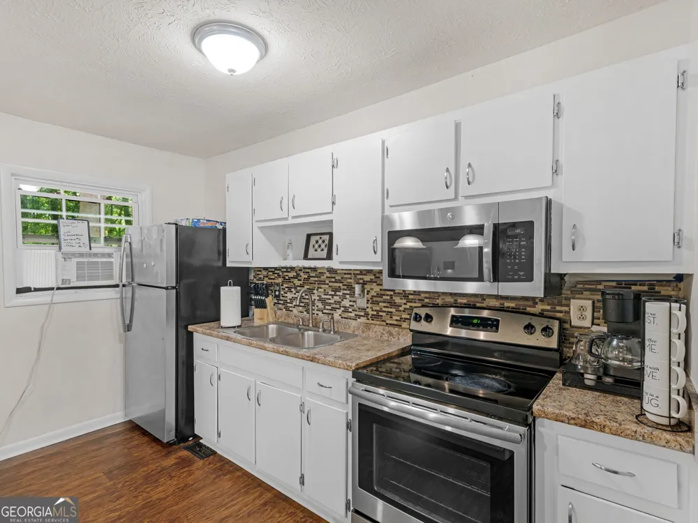 2027 Chestnut Log DR Lithia Springs, GA 30122