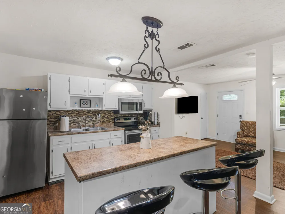 2027 Chestnut Log DR Lithia Springs, GA 30122