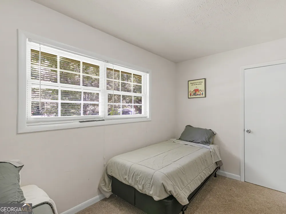 2027 Chestnut Log DR Lithia Springs, GA 30122