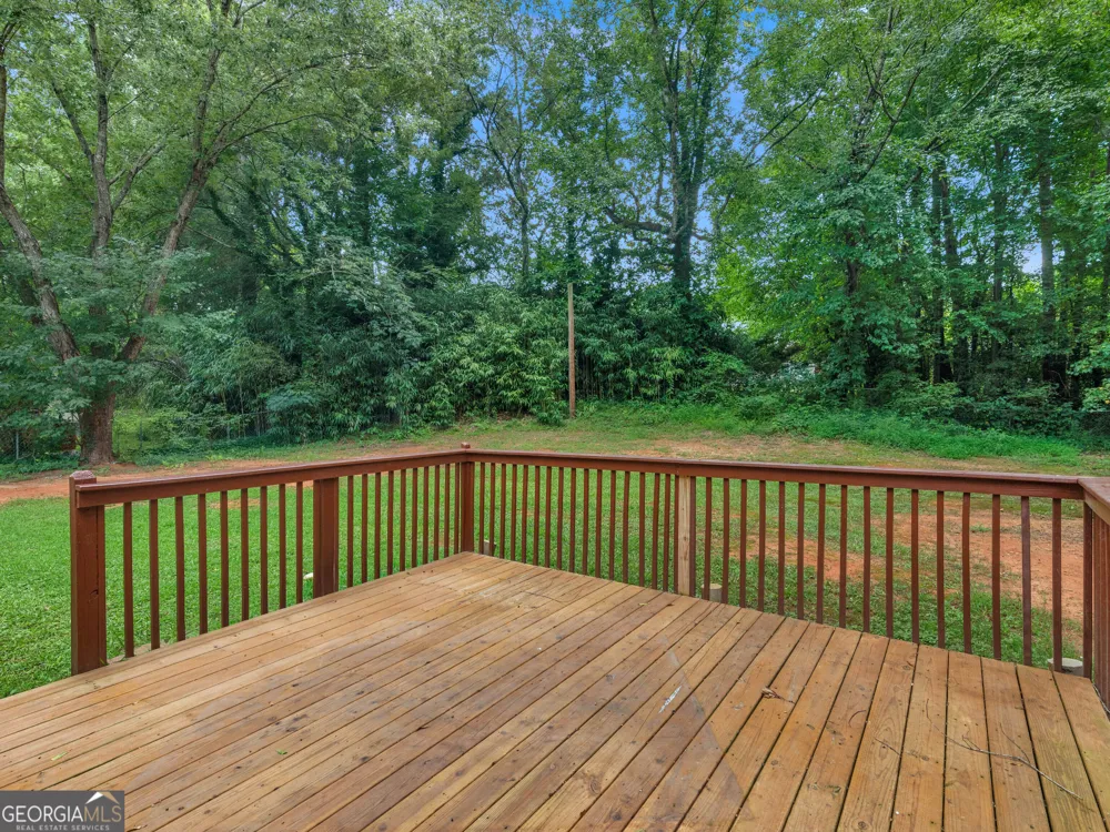 2027 Chestnut Log DR Lithia Springs, GA 30122