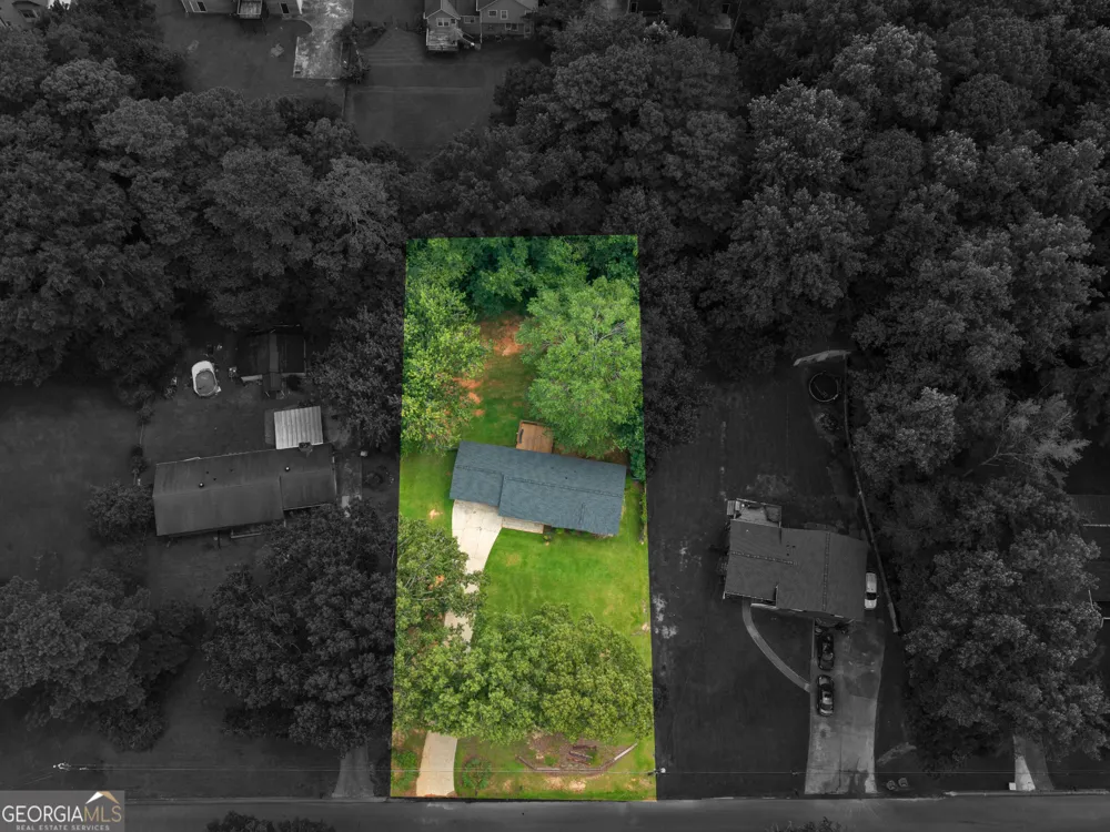 2027 Chestnut Log DR Lithia Springs, GA 30122