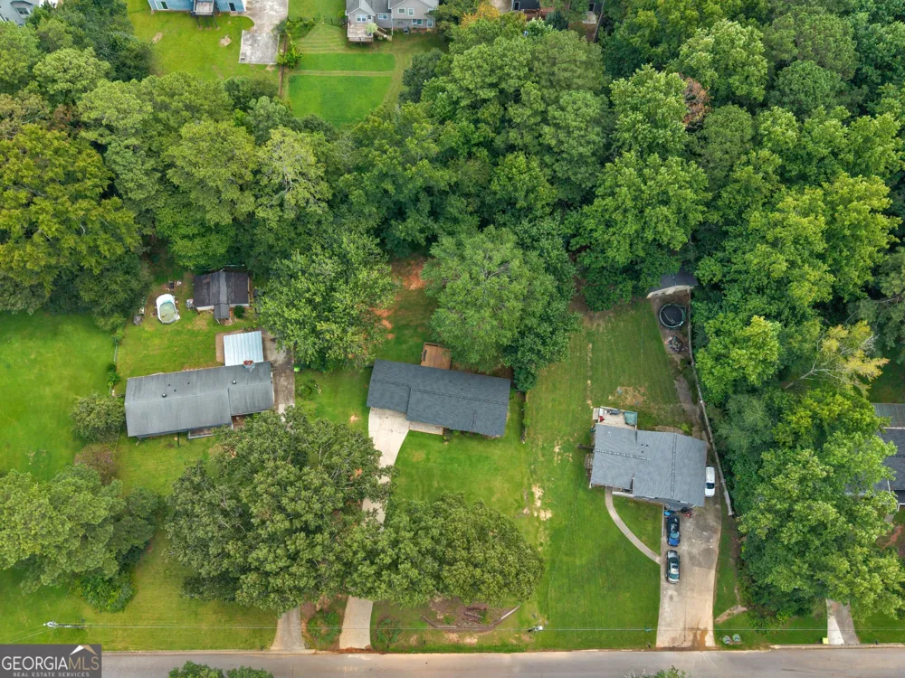 2027 Chestnut Log DR Lithia Springs, GA 30122