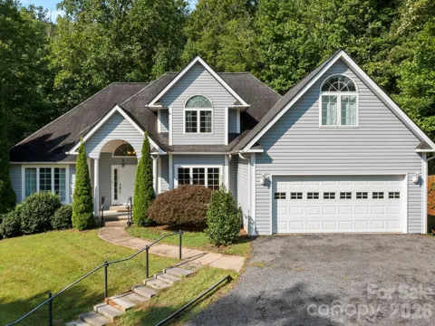 306 Golden Hawk Trail