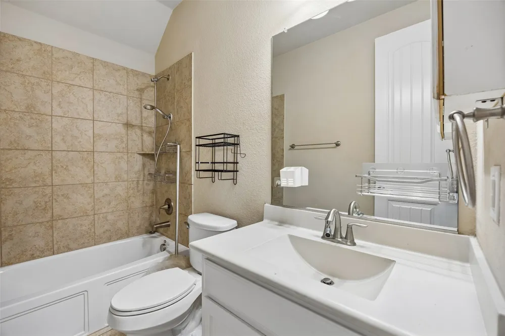 338 Wyndale Drive Lewisville, TX 75056