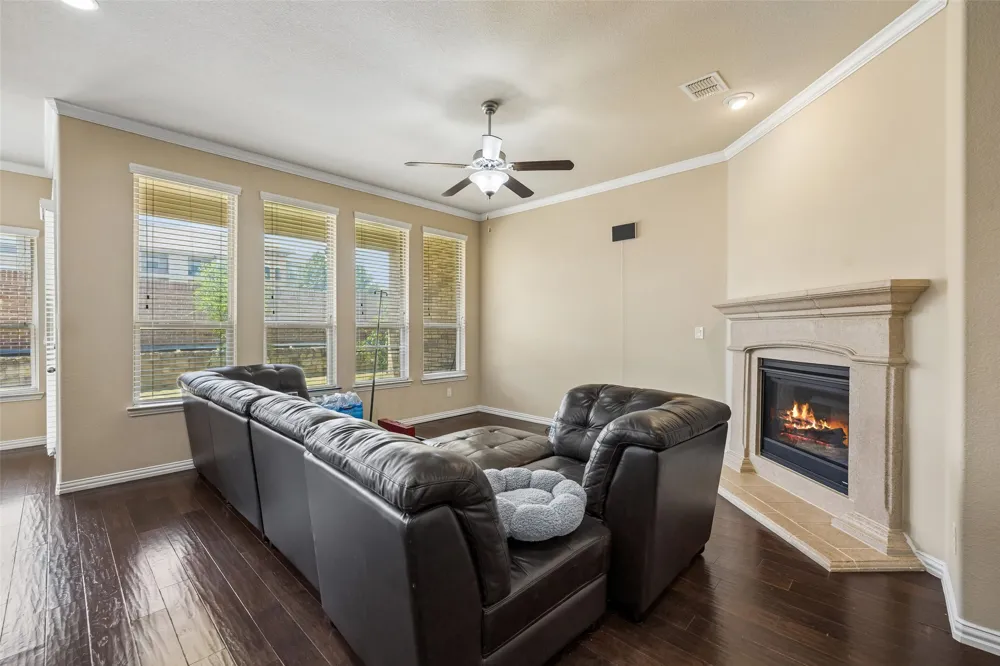 338 Wyndale Drive Lewisville, TX 75056