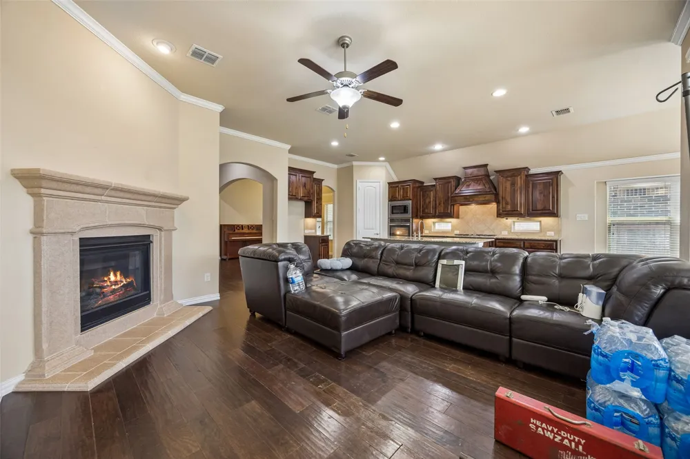 338 Wyndale Drive Lewisville, TX 75056