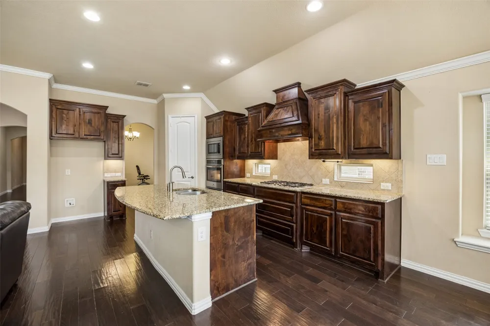 338 Wyndale Drive Lewisville, TX 75056