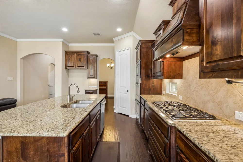 338 Wyndale Drive Lewisville, TX 75056