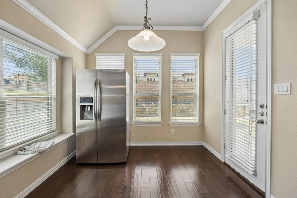 338 Wyndale Drive Lewisville, TX 75056