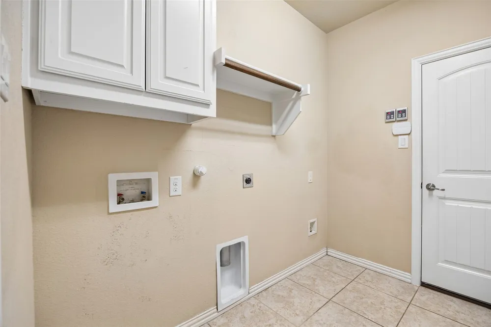 338 Wyndale Drive Lewisville, TX 75056