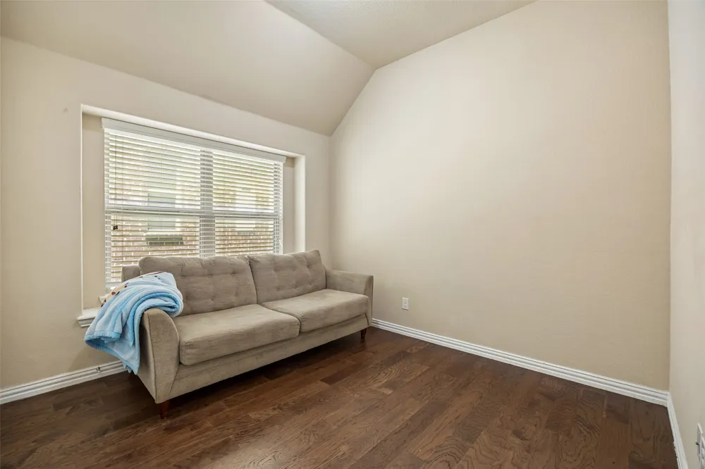 338 Wyndale Drive Lewisville, TX 75056