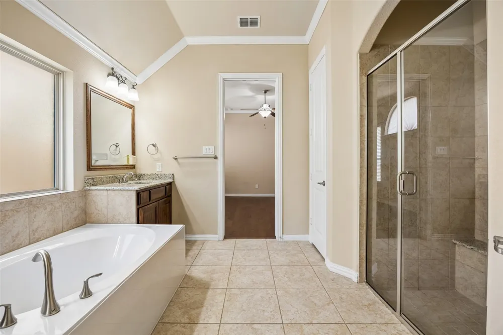 338 Wyndale Drive Lewisville, TX 75056
